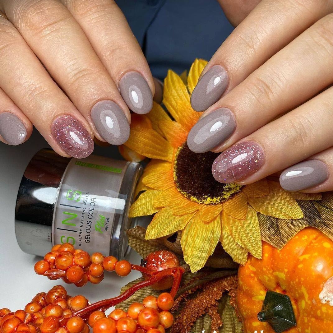 Why do some SHELLAC™ or Gel Polish colors fade or lose color?